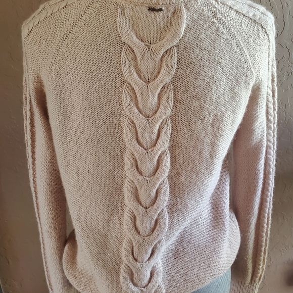 Gorgeous sweater - Picture 2 of 3